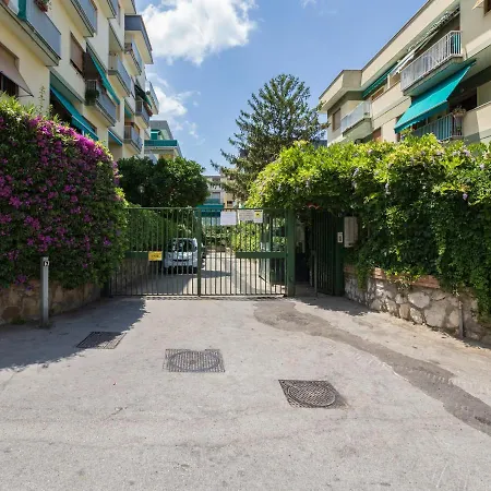 De Vivo Realty - Azzurro Park Suite Sorrento