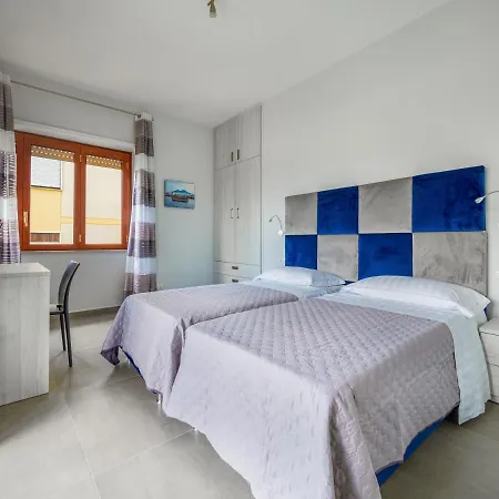 De Vivo Realty - Azzurro Park Suite Sorrento