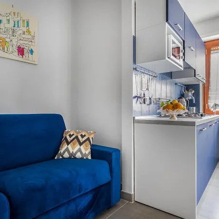 De Vivo Realty - Azzurro Park Suite Sorrento *