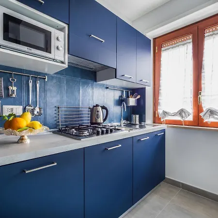 Azzurro Park - De Vivo Realty Apartment