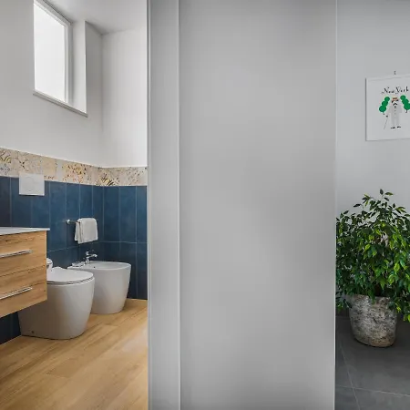 De Vivo Realty - Azzurro Park Suite Sorrento *