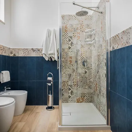 Azzurro Park - De Vivo Realty Apartment *