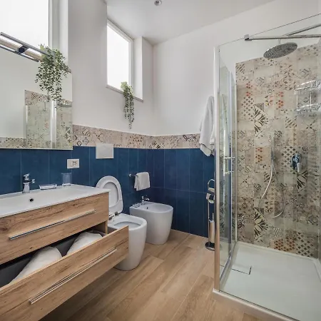 De Vivo Realty - Azzurro Park Suite Sorrento *