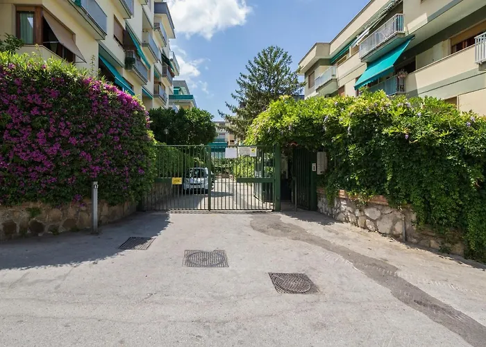 Azzurro Park - De Vivo Realty