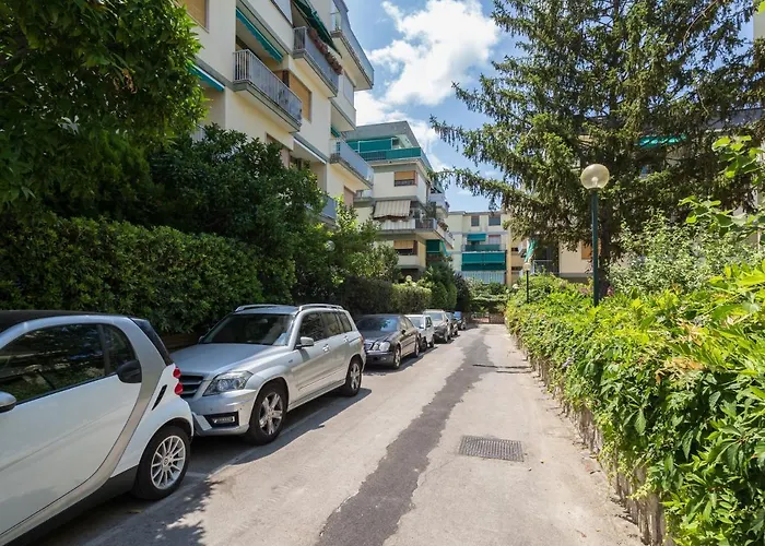 Azzurro Park - De Vivo Realty *