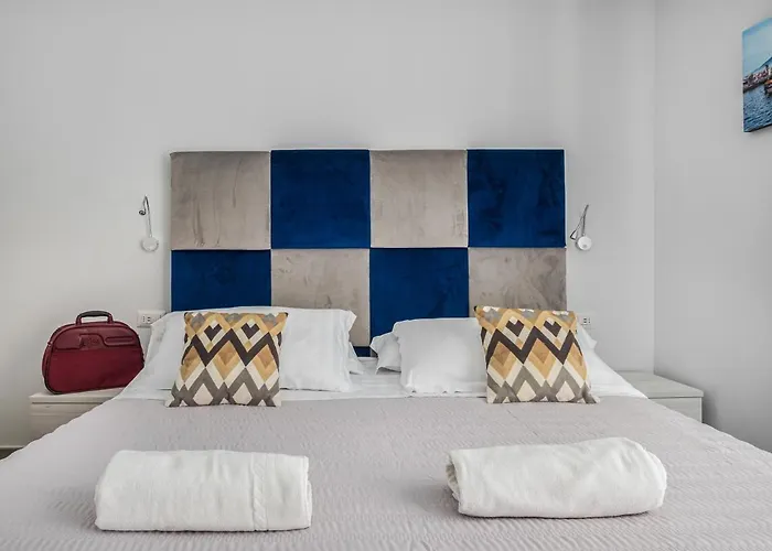 Azzurro Park - De Vivo Realty Апартаменти