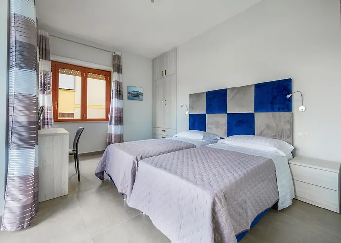 Azzurro Park - De Vivo Realty