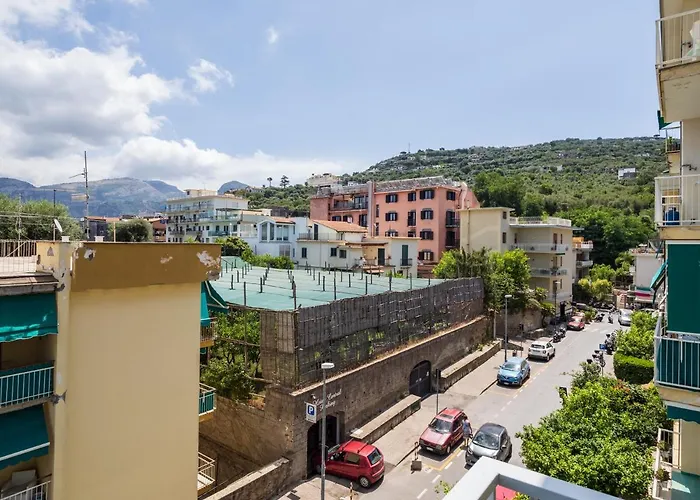 Azzurro Park - De Vivo Realty Апартаменти *