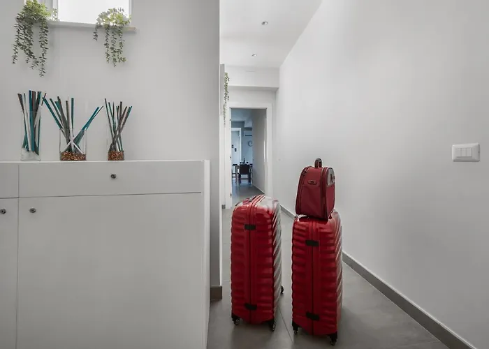 Azzurro Park - De Vivo Realty *