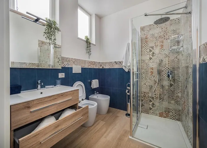 Azzurro Park - De Vivo Realty *