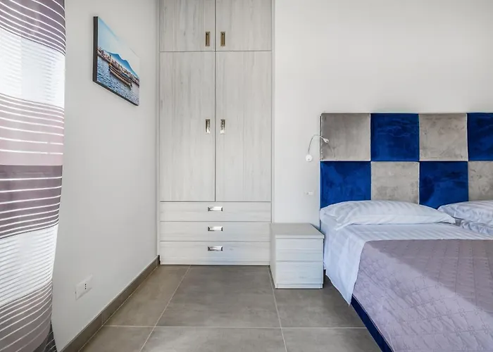 Azzurro Park - De Vivo Realty Апартаменти *