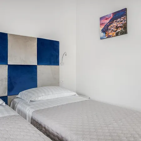 Azzurro Park - De Vivo Realty 아파트