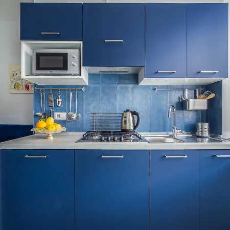Azzurro Park - De Vivo Realty 아파트