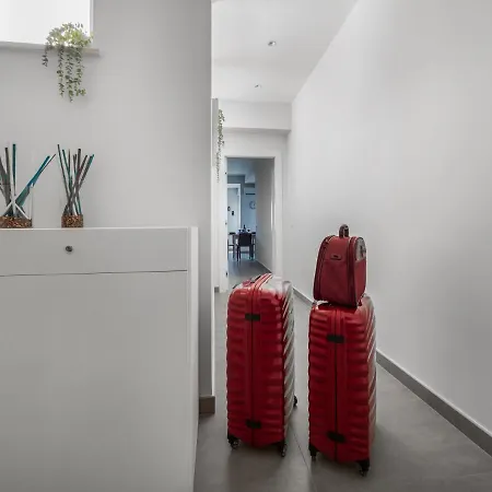 Azzurro Park - De Vivo Realty *